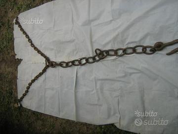 Catena vecchia usata per traino