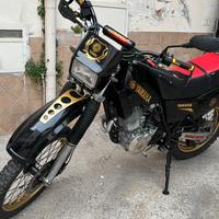 Moto enduro Yamaha XT600 1984