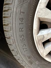 Coppia Barum quartaris 5 175 65 14 82T 4 stagioni