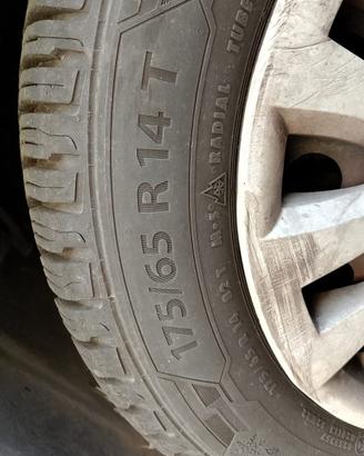 Coppia Barum quartaris 5 175 65 14 82T 4 stagioni