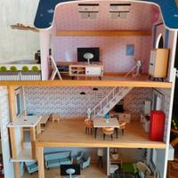 Casa per bambole in legno