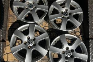 Cerchi in lega 15” Volkswagen Polo