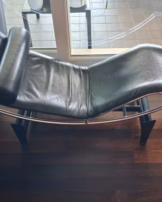 chaise longue LE CORBUSIER