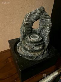 Fontana da arredo effetto roccia con led