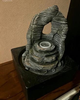 Fontana da arredo effetto roccia con led
