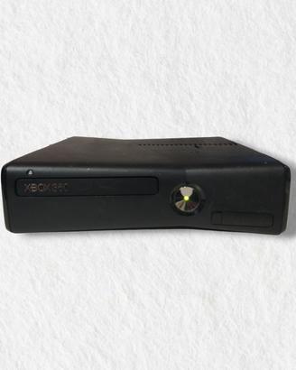 Xbox 360 completa + controller + 3 giochi