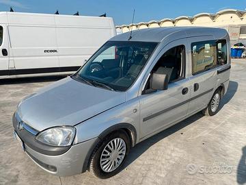 Autocarro Opel combo cassone