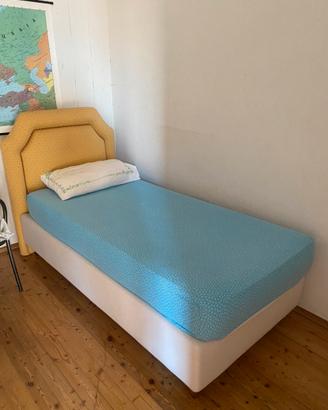 letto singolo con materasso