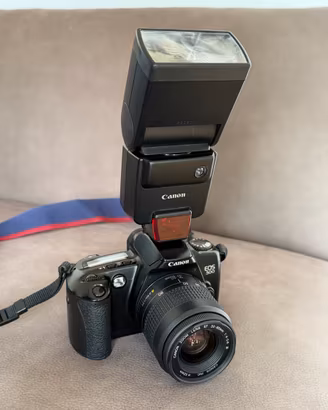 Canon EOS 500 analogica + 2 obiettivi EF + flash