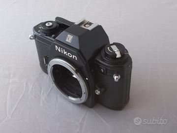 NIKON EM  CORPO