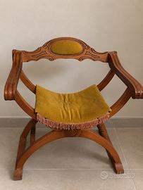 Coppia di sedie/ poltroncine classiche da camera