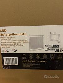 Specchio rettangolare illuminato sul bordo