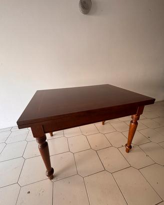 Tavolo in legno allungabile