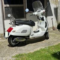 Piaggio Vespa 300 GTS - 2012