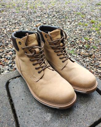 Stivali levi's taglia 45