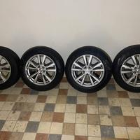 Cerchi in lega R17 con gomme invernali