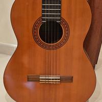 Chitarra in legno yamaha c 40 con custodia