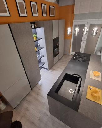 CUCINA  MODERNA CON ISOLA  GRES