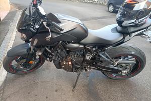 Moto naked Yamaha mt-07  2020