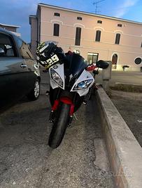Yamaha R6