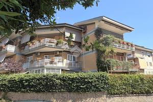4 LOCALI A ROMA