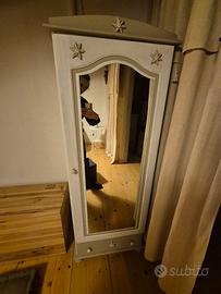 Armadietto con specchio