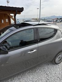 Lancia y