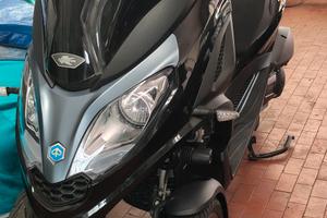 piaggio MP3 300