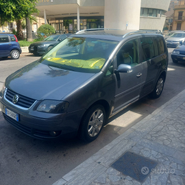 O touran volzvagan bon condizioni 328 401 3402