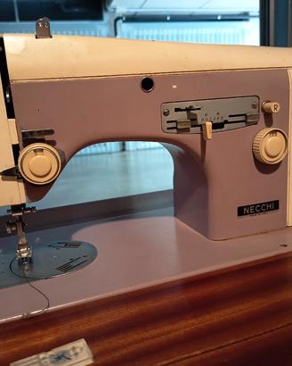 Macchina da cucire anni 50