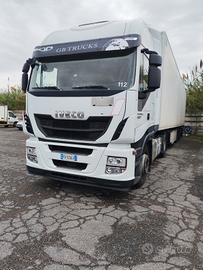 Trattore più semirimorchio frigo