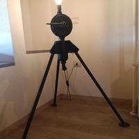 lampada su treppiede