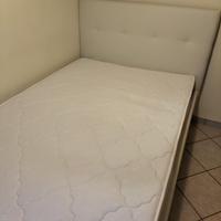 Letto contenitore una piazza e mezzo completo