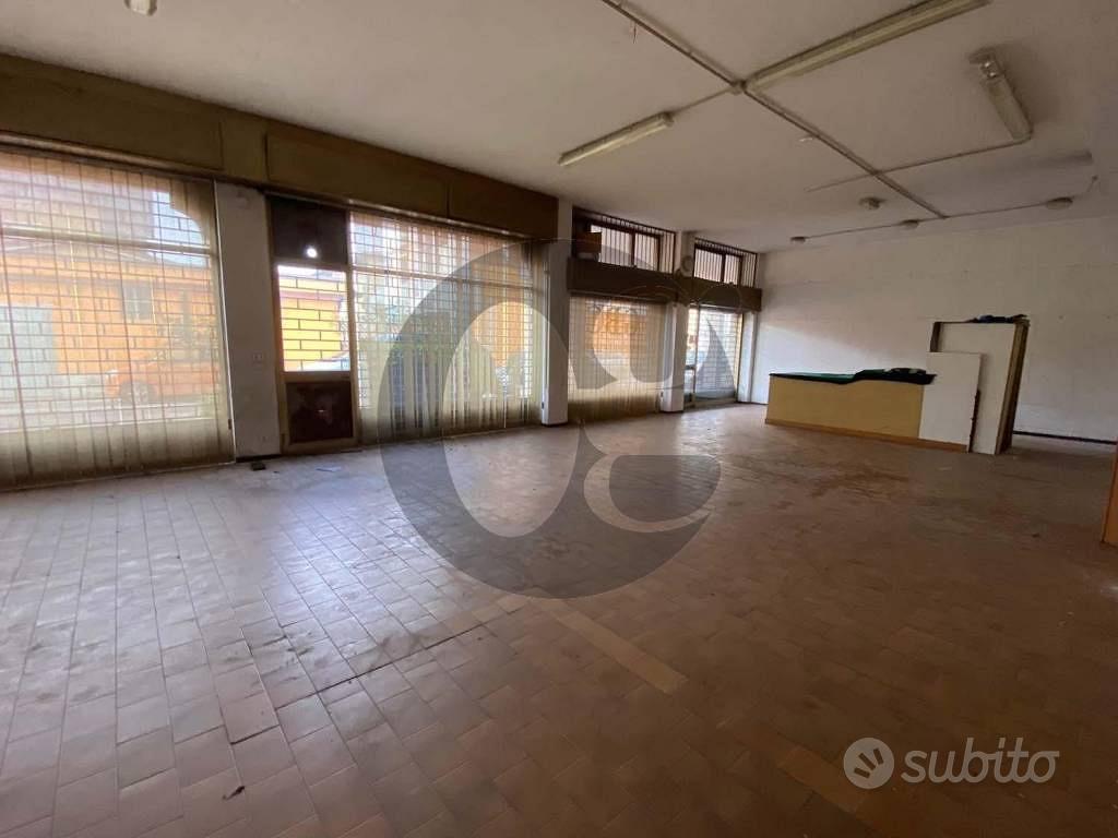 Immobile di 210 m² con 2 locali a Palazzolo sull'O - Vista 3