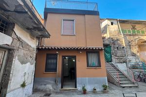 S/indipendente 4 vani con giardino di 200 mq