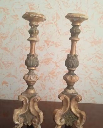 Coppia di antichi candelieri d’altare legno ‘800