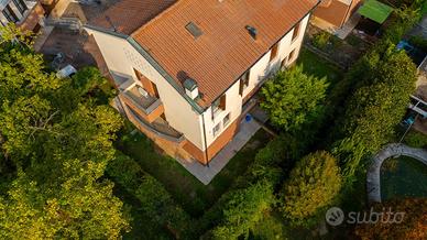 VILLA A SCHIERA A CARPI