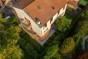 VILLA A SCHIERA A CARPI