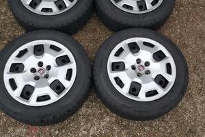 N.4 CERCHI CON GOMME PER FIAT DOBLò
