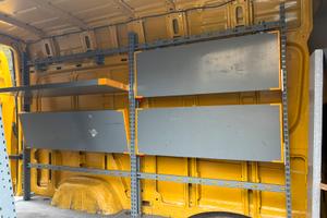 Attrezzatura interna per furgone