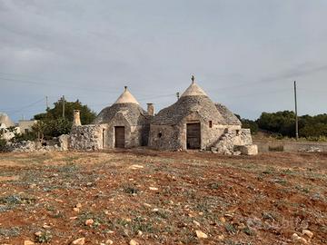 Autentico complesso di trulli