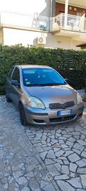 Toyota Yaris 3p 1.0 benzina manuale €1200,00