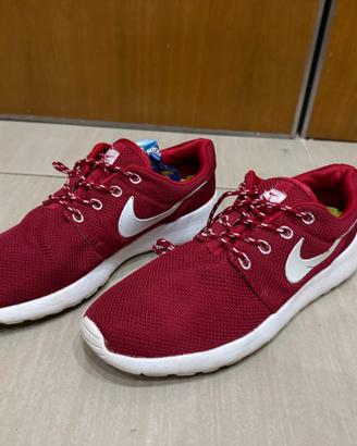 Nike Roshe Run --- Sneakers in Tessuto ---