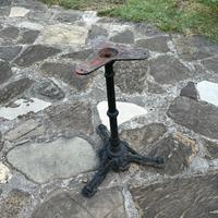 Coppia piedi in fusione di ghisa