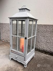Lanterna in vetro e legno