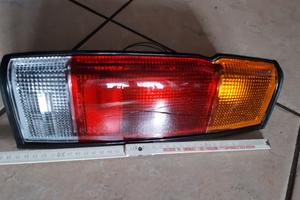 Faro posteriore sx per Pick-up Nissan