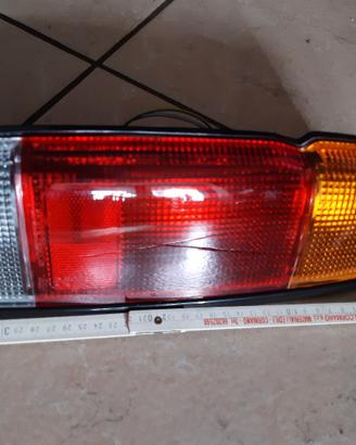 Faro posteriore sx per Pick-up Nissan