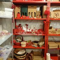 Scaffali metallo, bomboniere,