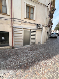 Locale commerciale - Via Jannoni, Catanzaro
