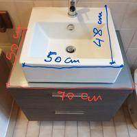 Mobile bagno sospeso di pregio